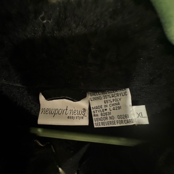 Leather jacket - Picture 2 of 4